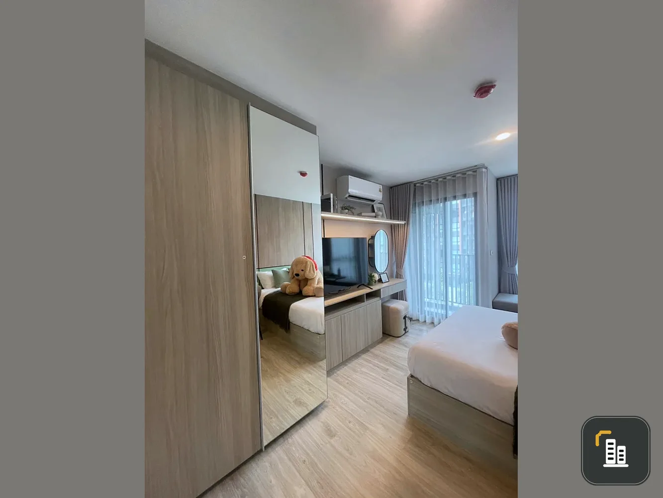 Urgent sale! Origin Play Sri Udom Station condo for sale. Ready to move in, fully furnished, great price. Book now, don't miss out!