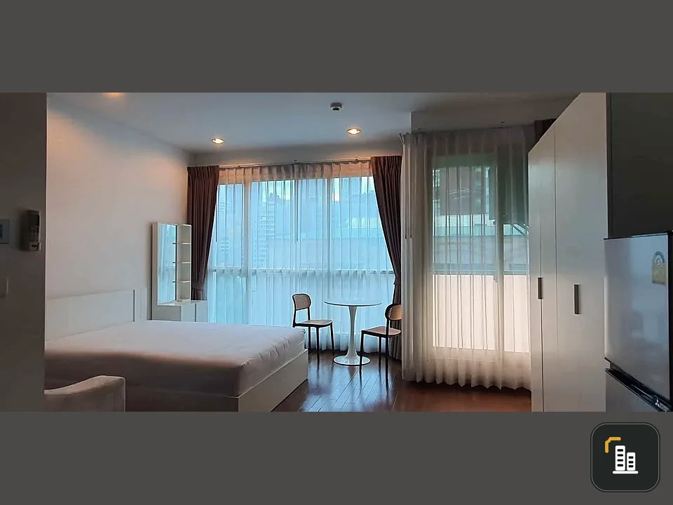 For rent: The Address Chidlom, fully furnished room with a queen-size bed. Quiet and peaceful atmosphere. Don't miss out!