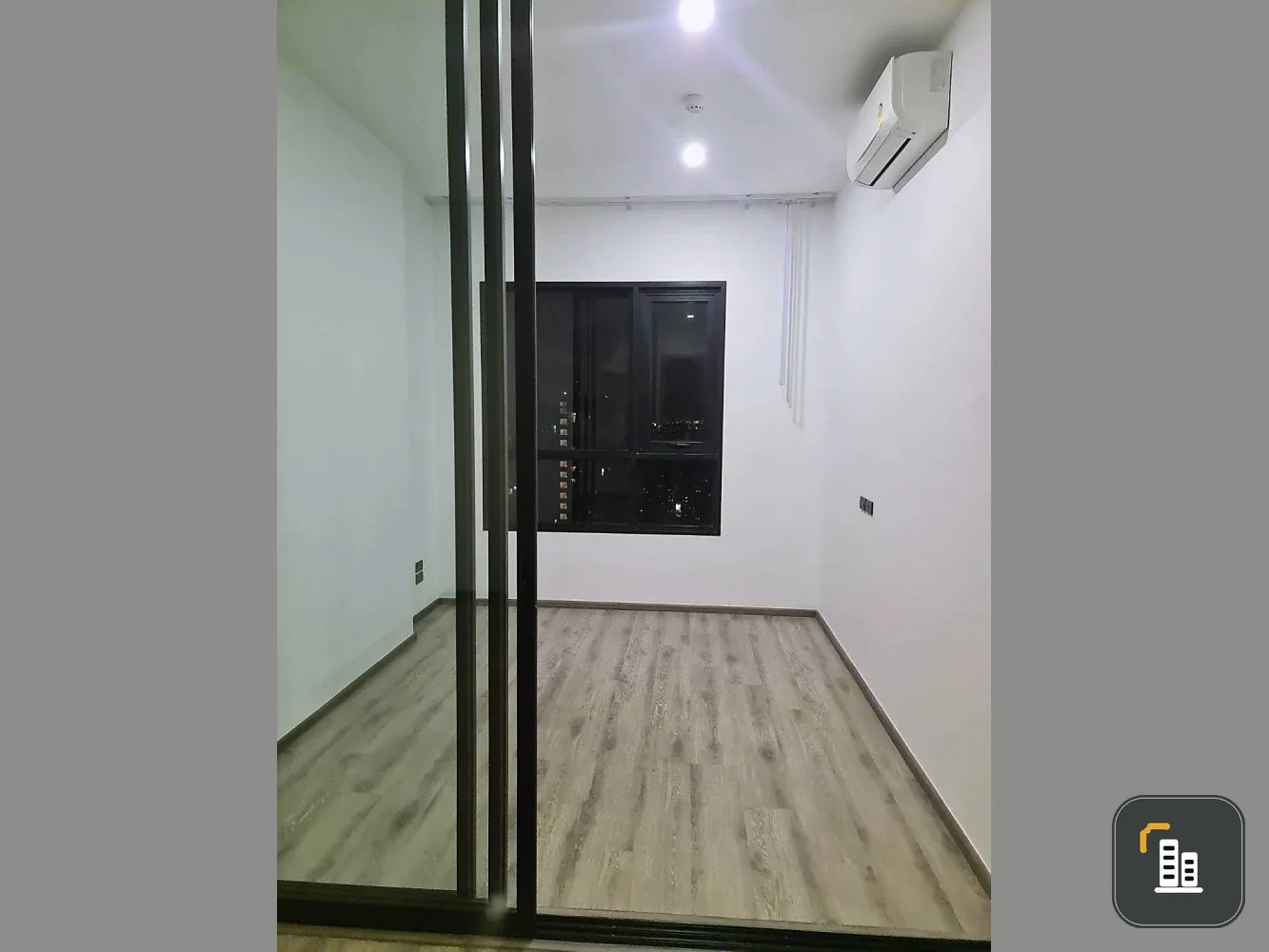 Selling Knights Bridge Prime Onnut, unfurnished unit, high floor, good ventilation, spacious and comfortable, city view. Book now!