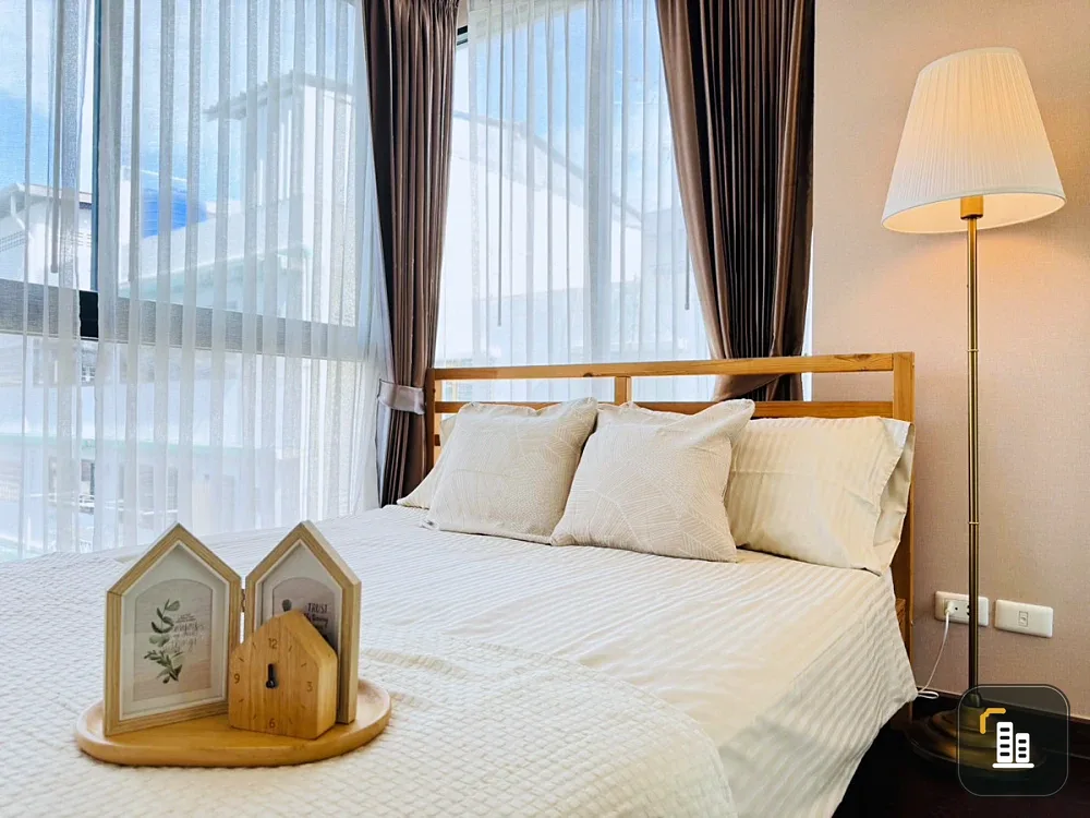 Selling a fully furnished condo at Bangkok FELIZ Sathorn-Taksin, 4th floor. Book now!