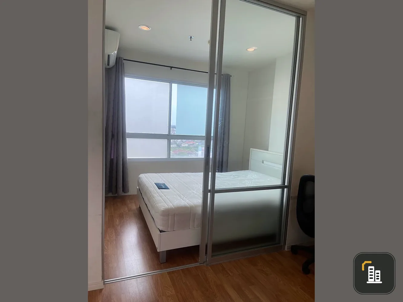 Condo for sale, Lumpini Park Phetkasem 98. Nice unit, high floor, fully furnished. Book now!