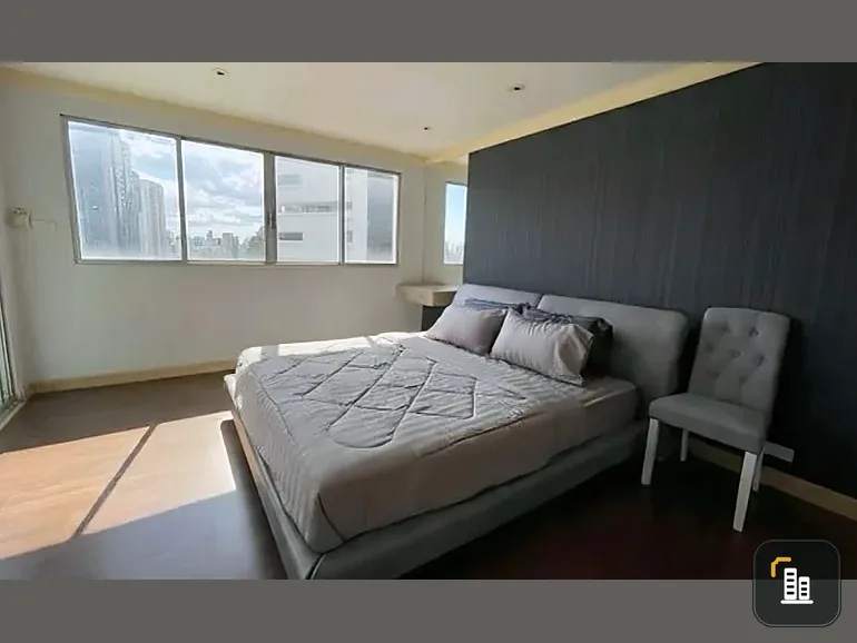For rent: The Waterford Diamond Sukhumvit 30/1, 10th floor, fully furnished, very livable. Book now!