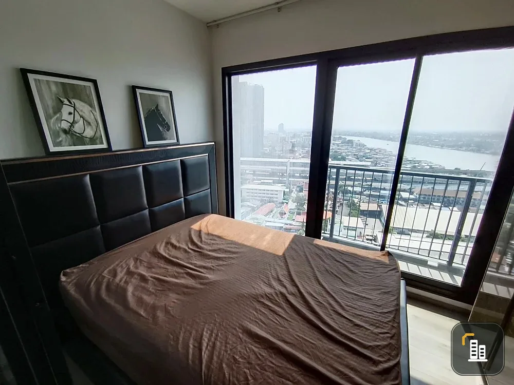 Selling a private corner unit at The Politan Rive, 24th floor, fully furnished. Don't miss this great opportunity!