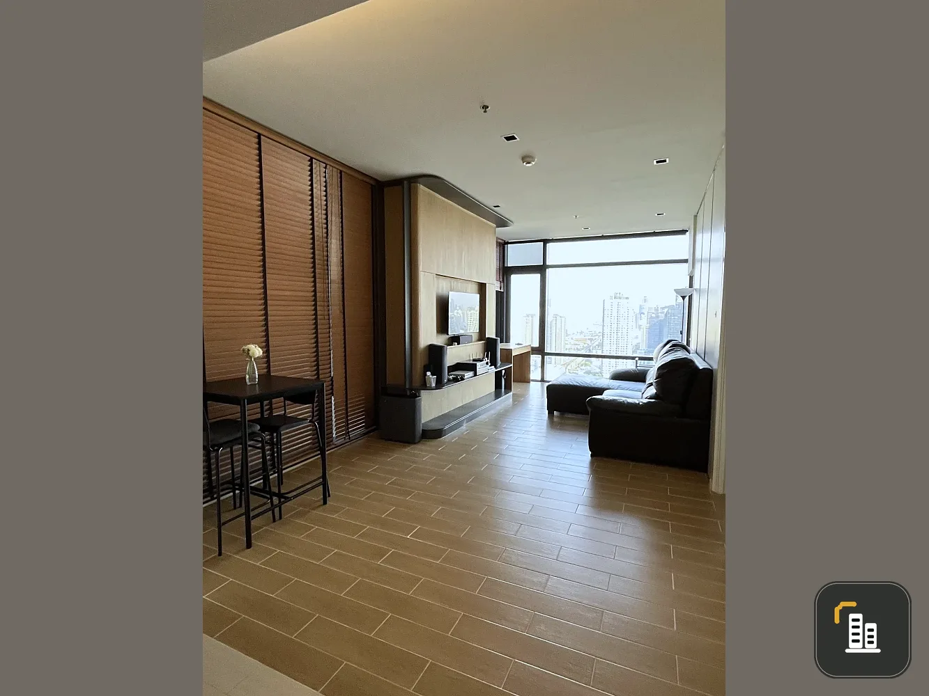 For rent or sale: Circle 2 Living Prototype, high floor (3x), corner unit, great view, unobstructed, large windows for a spacious feel. Book now!
