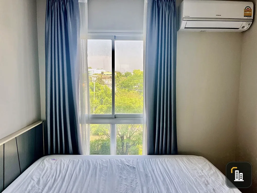 Plum Condo Chaengwattana Station for sale: 2 bedrooms, spacious living area, and complete amenities. Book now!