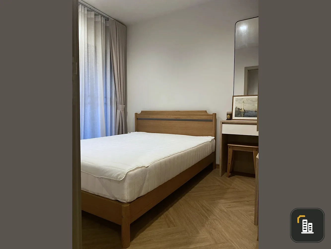Condo for sale: Life Asoke Rama 9. Nice unit, fully furnished with appliances. Just bring your suitcase and move in! Don't miss out!