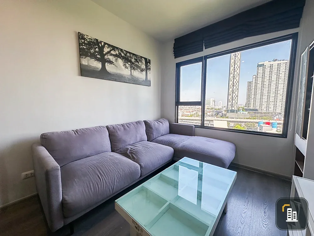 Urgent sale! Aspire Sathorn-Taksin Copper Zone. Large, comfortable units with ample living space. Book yours today! Don't miss out!