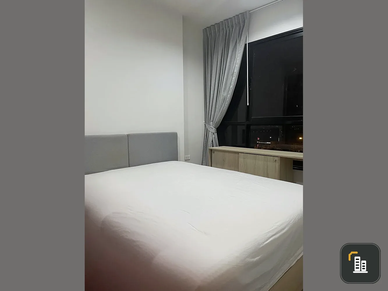 Common rail TU for sale, fully furnished, near Thammasat University. Walking distance to the university. Don't miss this opportunity!