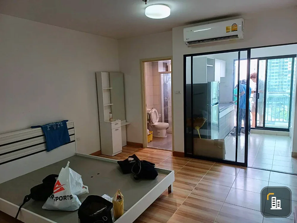 Selling Supalai Loft Chaeng Watthana, 10th floor, fully furnished and equipped. A great deal!