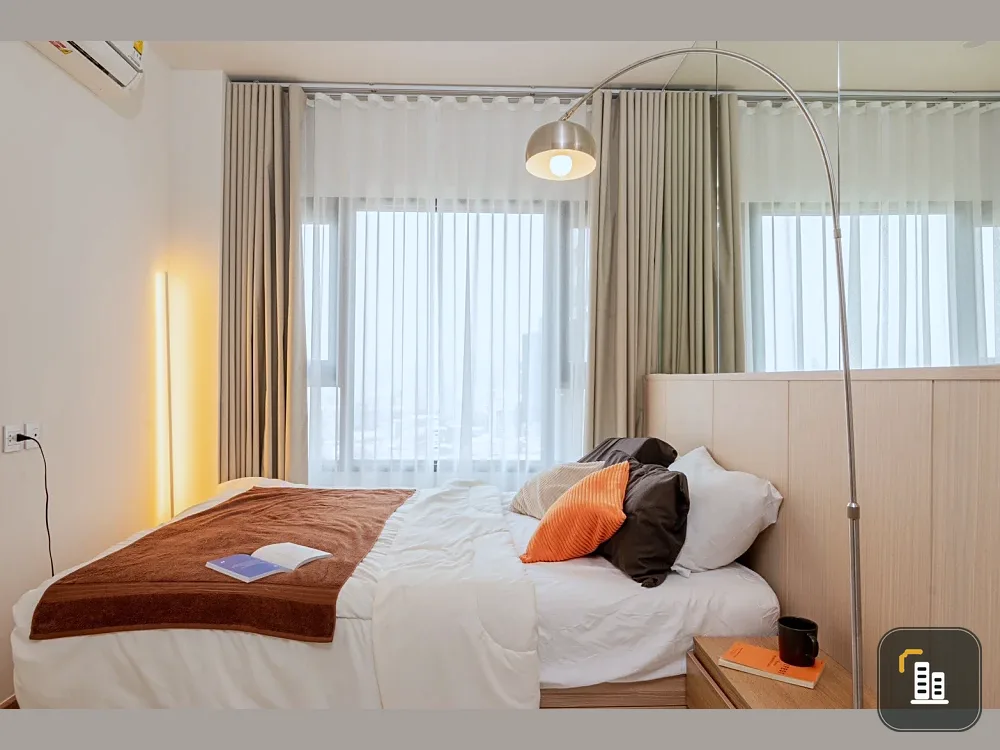 Condo for rent at Life Asoke Rama 4. Fully furnished and ready to move in. Complete amenities. 23rd floor, city view with panoramic view of the Chao P