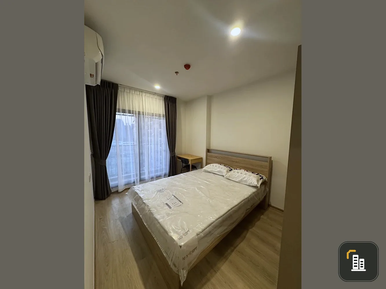 For rent: Life Rama 4 - Asoke, open view, 20th floor, very high, great breeze. Book now!
