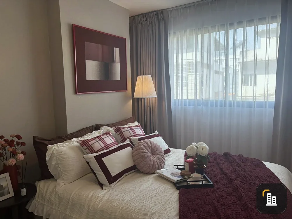Selling down payment for The Origin Bangkae, 2 bedrooms, spacious living area, with walk-in closet. Book now!