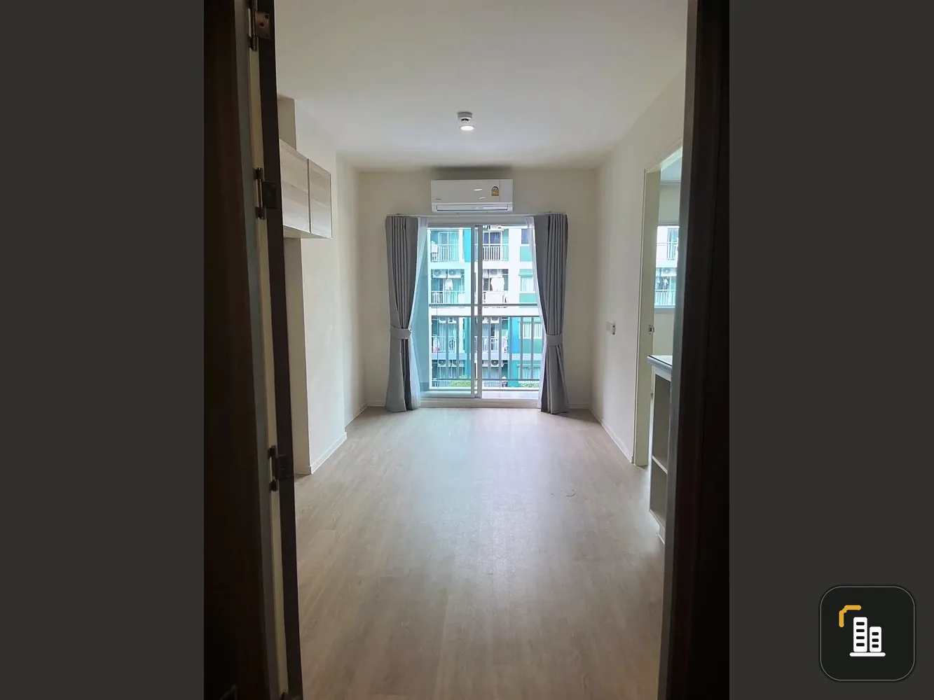 For sale/rent: Lumpini Ville Chaengwattana 10 Condo, unfurnished unit, very livable, perfect for those who love to organize their own space. Don't mis