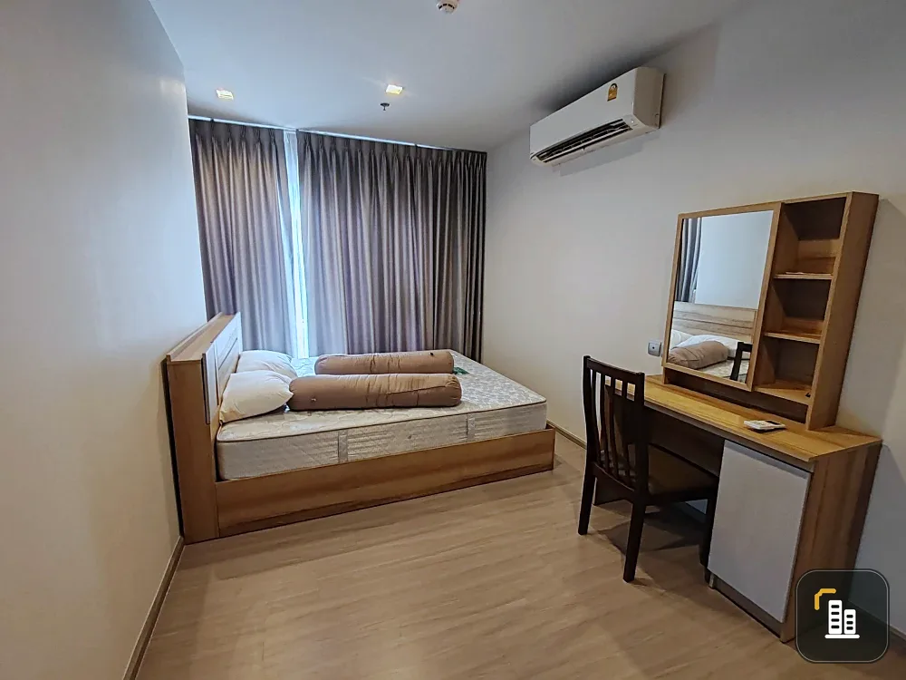 For sale or rent: Life Asoke Hype, 2 bedrooms, spacious living area, great location, beautiful view. Don't miss this opportunity!