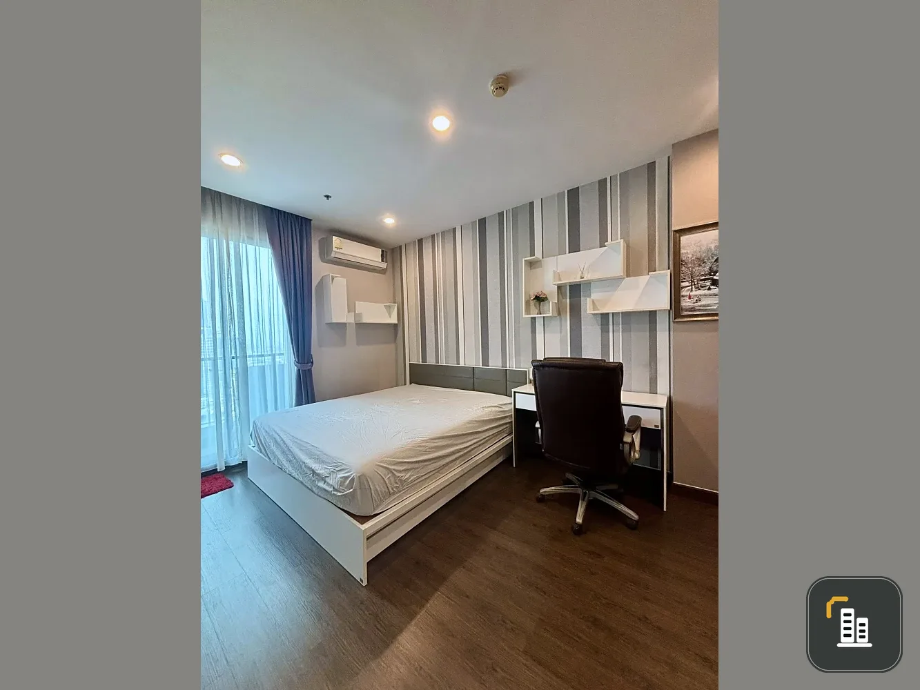 For rent: Supalai Premiere @ Asoke, 1 bedroom, 1 bathroom, spacious living area, coordinated interior design. Book now!