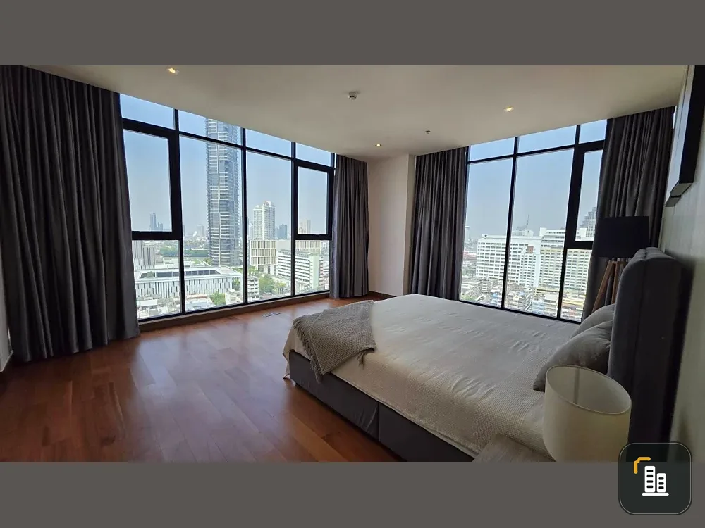For rent: Altitude Symphony Charoenkrung–Sathorn, high floor unit, spacious and comfortable, fully furnished. Book now!