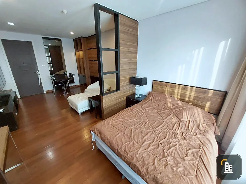 For rent: Ivy Thonglor condo. Spacious room with ample usable space. High-quality wallpaper throughout. Move in soon!