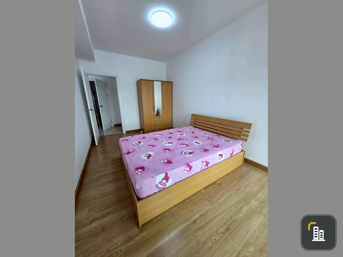 Selling Supalai Casa Riva Vista, 2nd floor, 11th unit. Spacious room, great location, very livable. Interested buyers, act fast!
