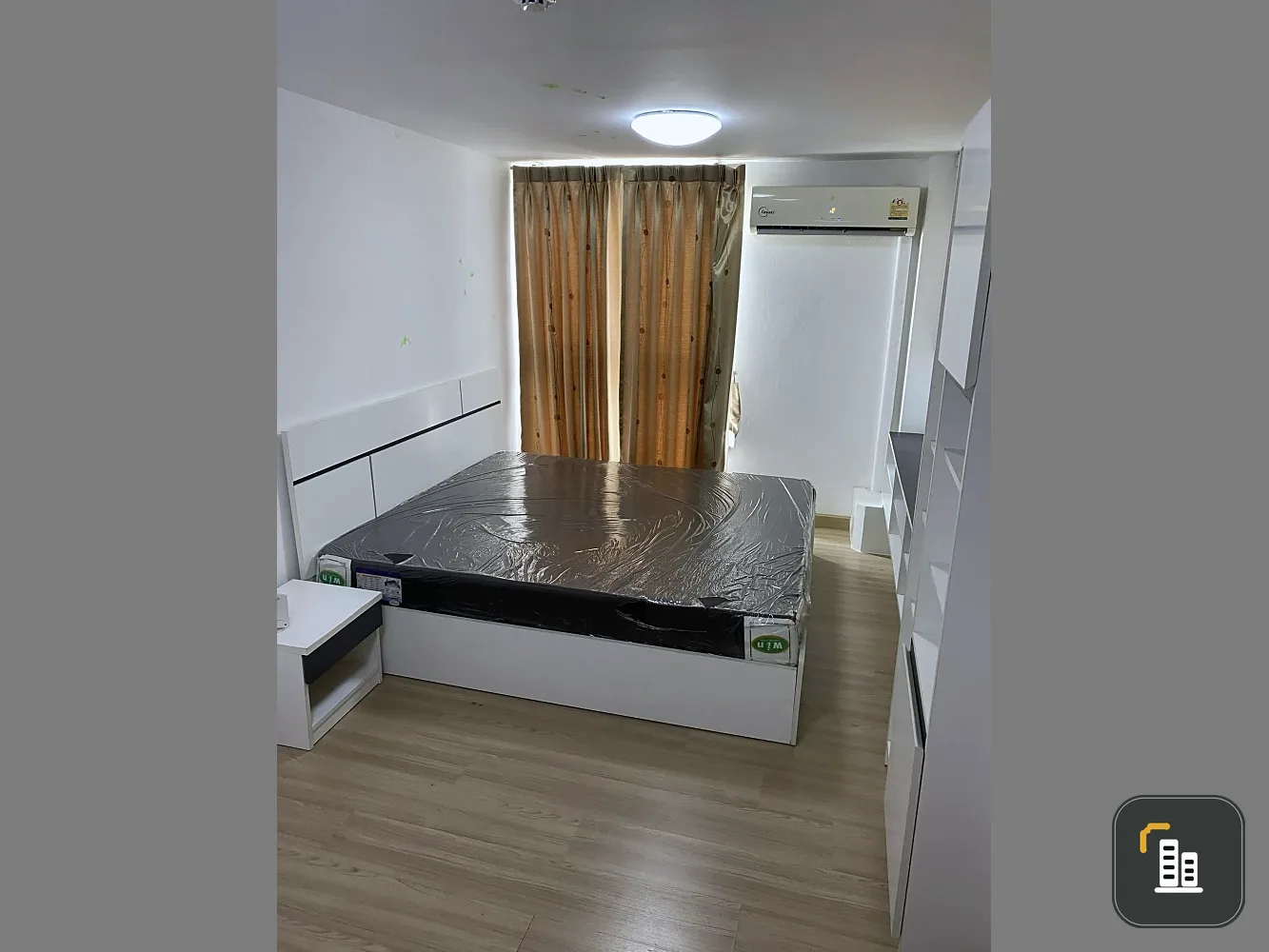 Zoom Condo Place for rent. 51 sq m duplex unit (2 floors), 1 bedroom, fully furnished. Don't miss out!