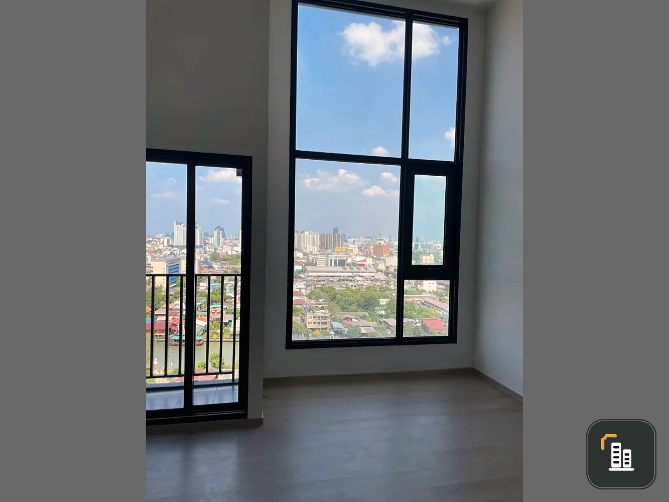 Selling down payment for Origin Play Bangkhunnon Triple Station unit. High ceilings, spacious feel, great location, beautiful view. Book now!