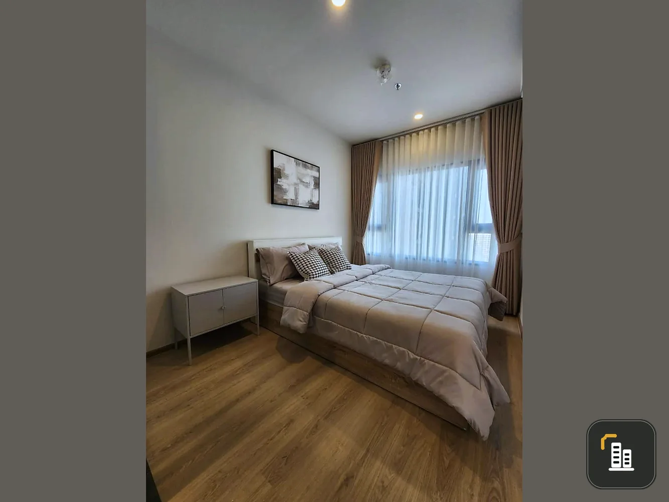 Condo for rent at Life Rama 4-Asoke. Ready to move in, fully furnished. Book now! Don't miss out!