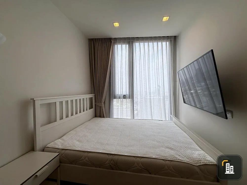 Selling a 1-bedroom unit at The LINE Phahol-Pradipat, 26.88 sq.m., on the 35th floor. Very high floor, excellent ventilation. You can't miss this oppo