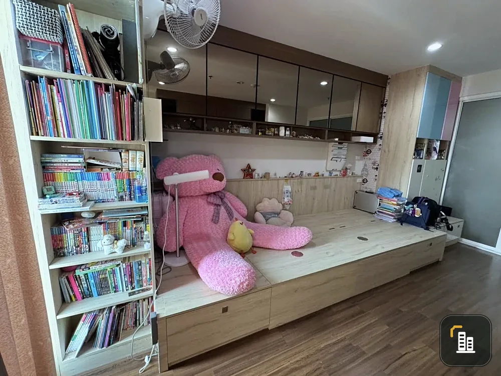 For sale: Supalai Premier Ratchathewi, 33rd floor. Great view, perfect for watching fireworks during any festival. Central location, convenient access