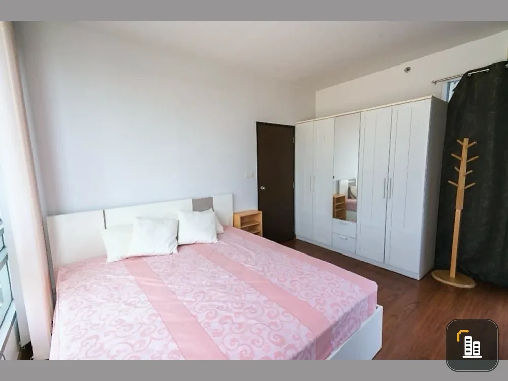For rent: The Saint Residences, 19th floor, corner unit, beautiful city view, fully furnished. Book now!
