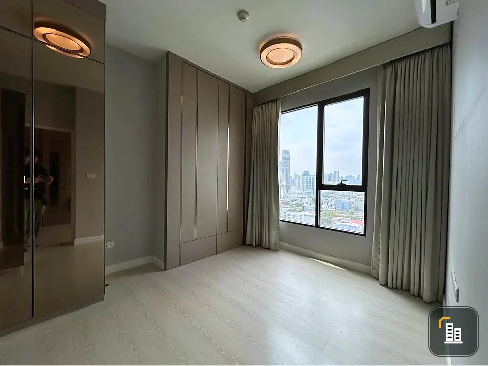 Urgent sale! The Niche Pride Thonglor-Phetchaburi condo, 20th floor, high floor with stunning views, at an unbeatable price. Own it today!