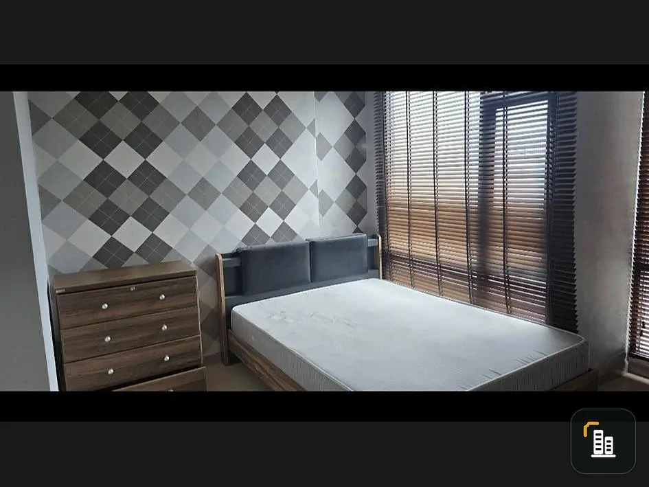Selling spacious rooms at Bangkok Horizon Sathorn-Narathiwat. Large usable area, high-quality wallpaper. First come, first served.