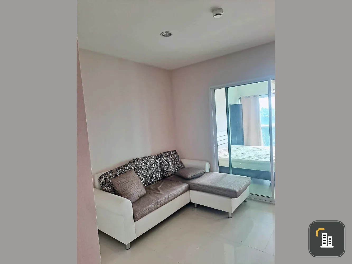 Selling Metro Park Sathorn, 5th floor. Beautiful view, bright and airy, fully furnished, ready to move in. Book now!