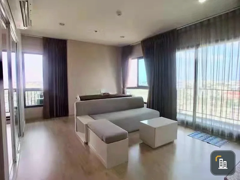 Selling a 2-bedroom, 2-bathroom fully furnished unit at Parkland Phetkasem - Tha Phra. Book now!