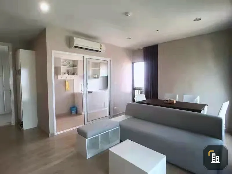 Selling a 1-bedroom, 1-bathroom unit at Parkland Phetkasem - Tha Phra. The unit is fully furnished and ready to move in, including a water heater, air