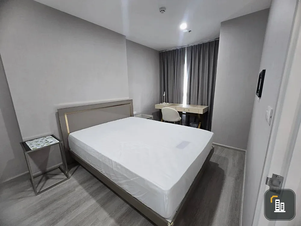For sale/rent Elio Sathorn Wutthikarn, high floor unit, spacious and comfortable, fully furnished with complete amenities. Book now, don't miss out!!!