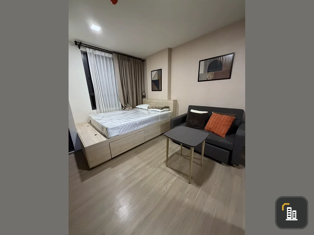 For rent: The Muve Bangna, 7th floor, Building B. Built-in furniture as shown in the pictures. Just bring your belongings and move in!