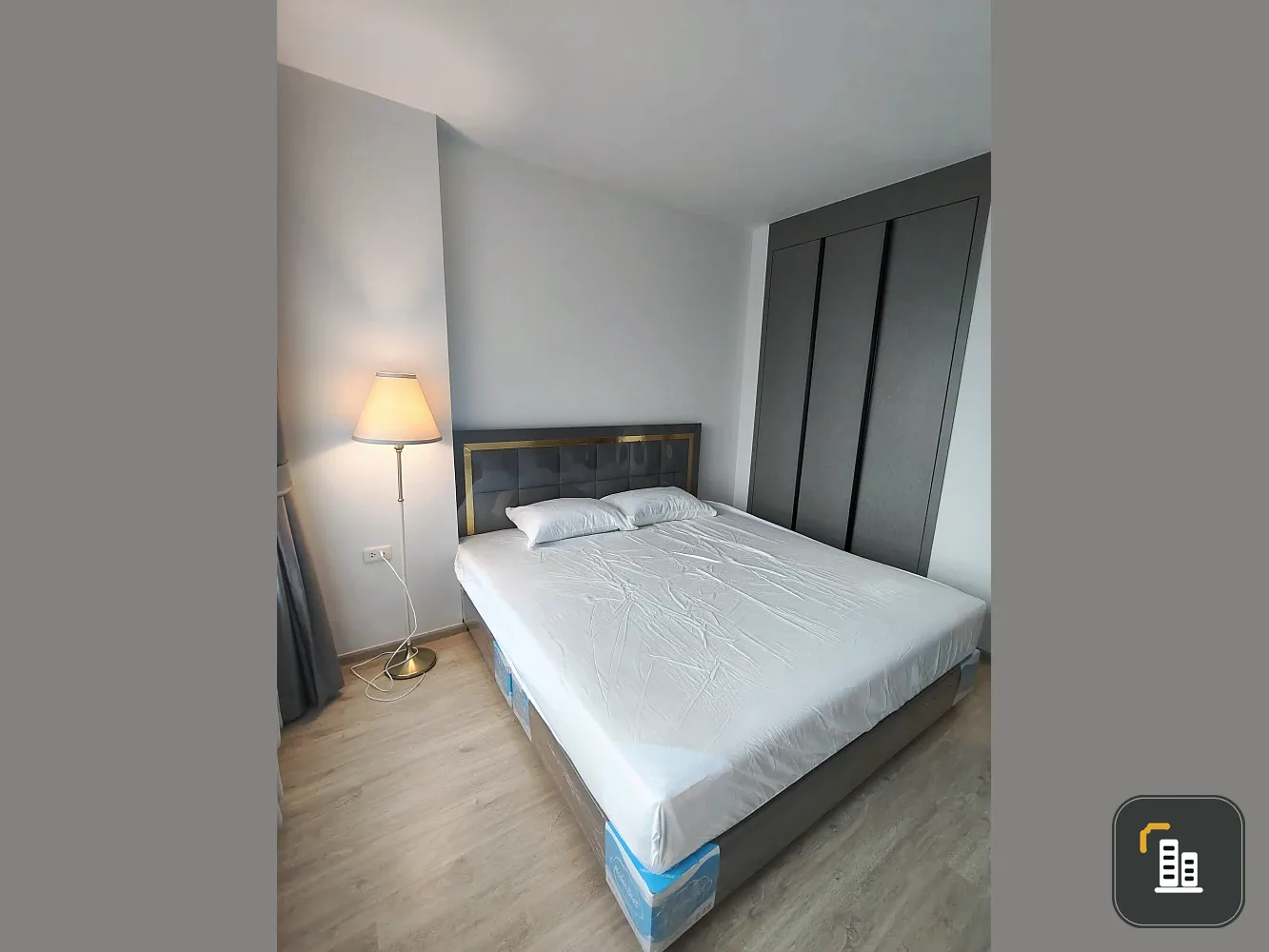 For rent: Ideo New Rama 9. Nice, fully furnished unit in a great location with ample living space. Book now!