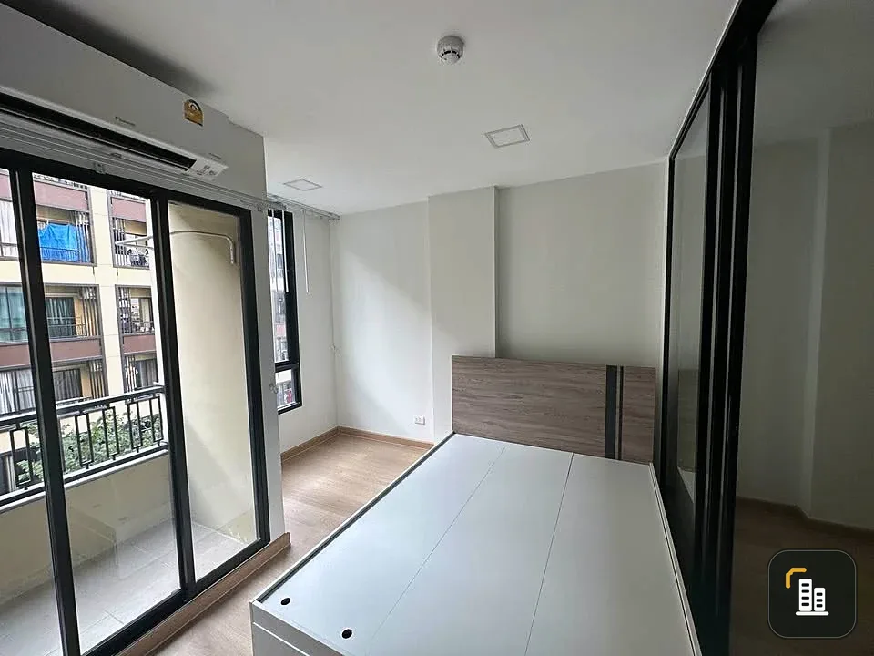 Plum Condo Saphan Mai Station for sale, 5th floor, pool view, fully furnished with good quality basic furniture. Book now!