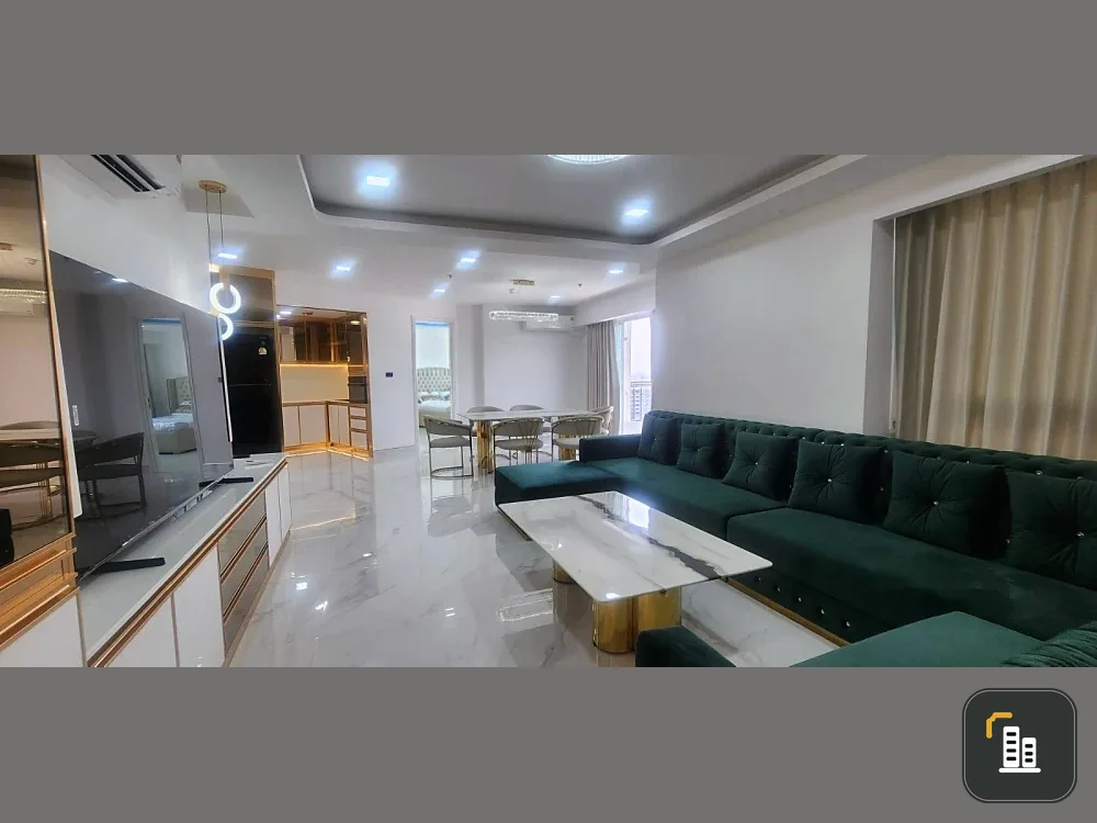 Selling a very large Supalai Prima Riva unit, beautifully decorated with quality furniture. Grab it while you can!