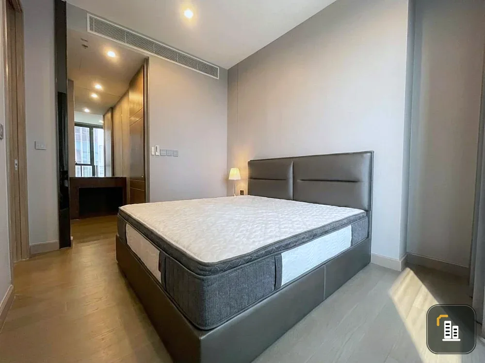 Condo for rent: The Esse at Singha Complex. Prime location in the heart of the city.