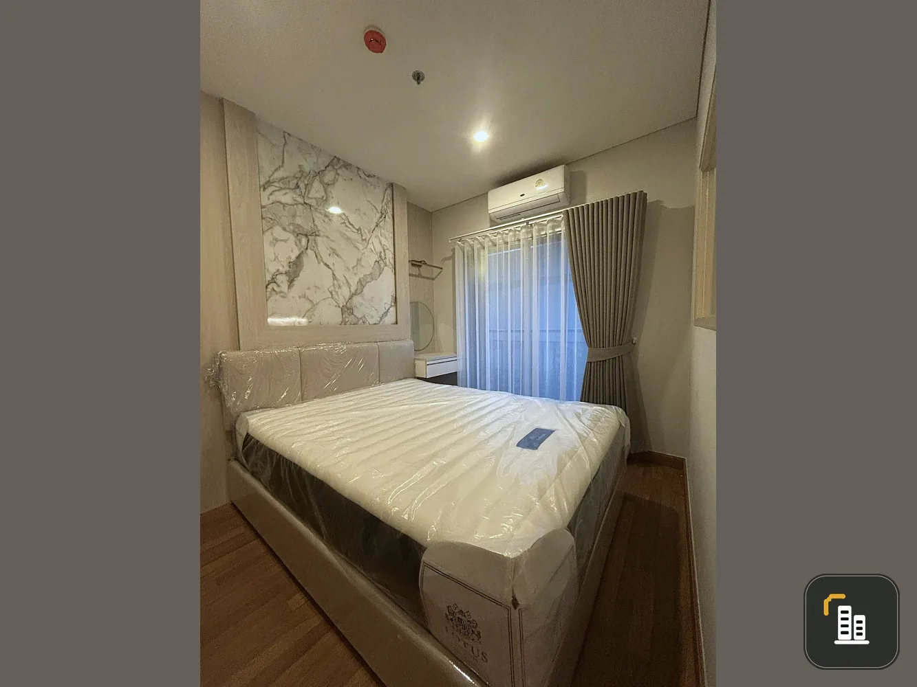 Selling a fully furnished, beautiful and comfortable 5th-floor unit at Lumpini Place Taopoon - Interchange. Book now!