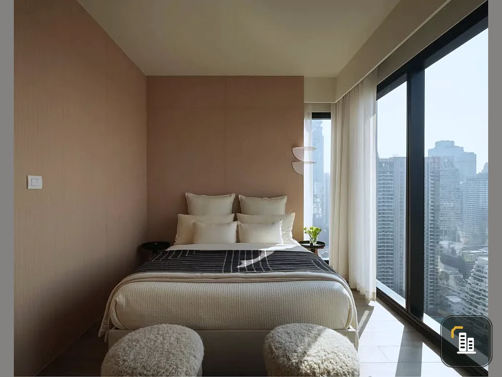 For rent: The Lofts Silom Duplex, 2 bedrooms, 2 bathrooms, 5.6-meter high ceilings, 29th floor, East-facing with city view. Book now!