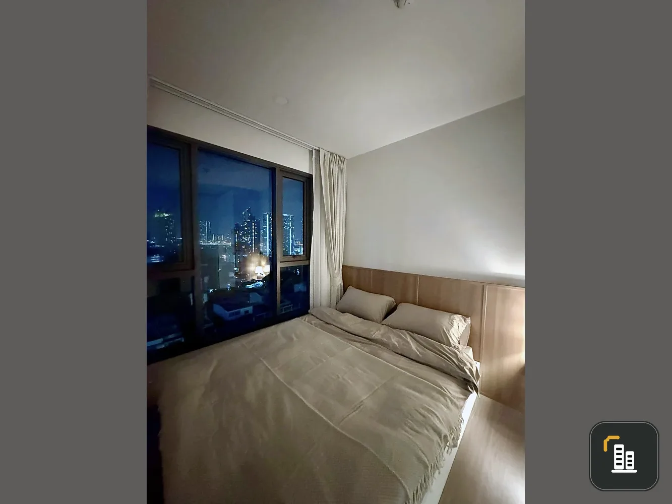 For rent: Aspire Sukhumvit - Rama 4, 2 bedrooms, high-quality built-in furniture, beautiful unblocked city view. Book now!