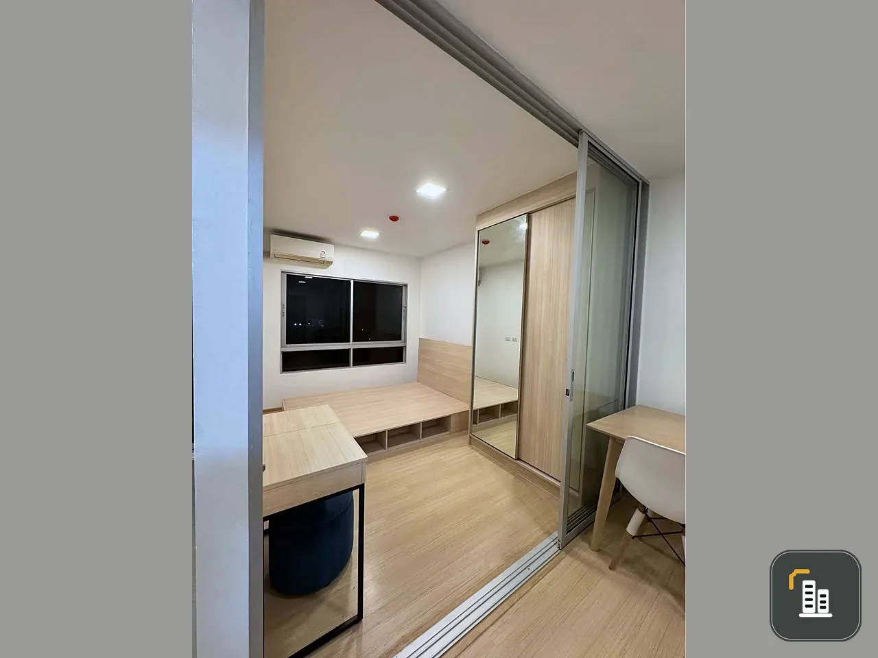 Selling a comfortable 1-bedroom unit at Plum Condo Rangsit Alive. Great location, convenient transportation, and fully furnished. Don't miss out!