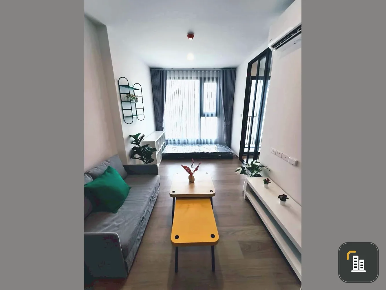 For rent: Origin Play Bangkhunnon Triple Station, North facing, garden view, fully furnished. Book now!