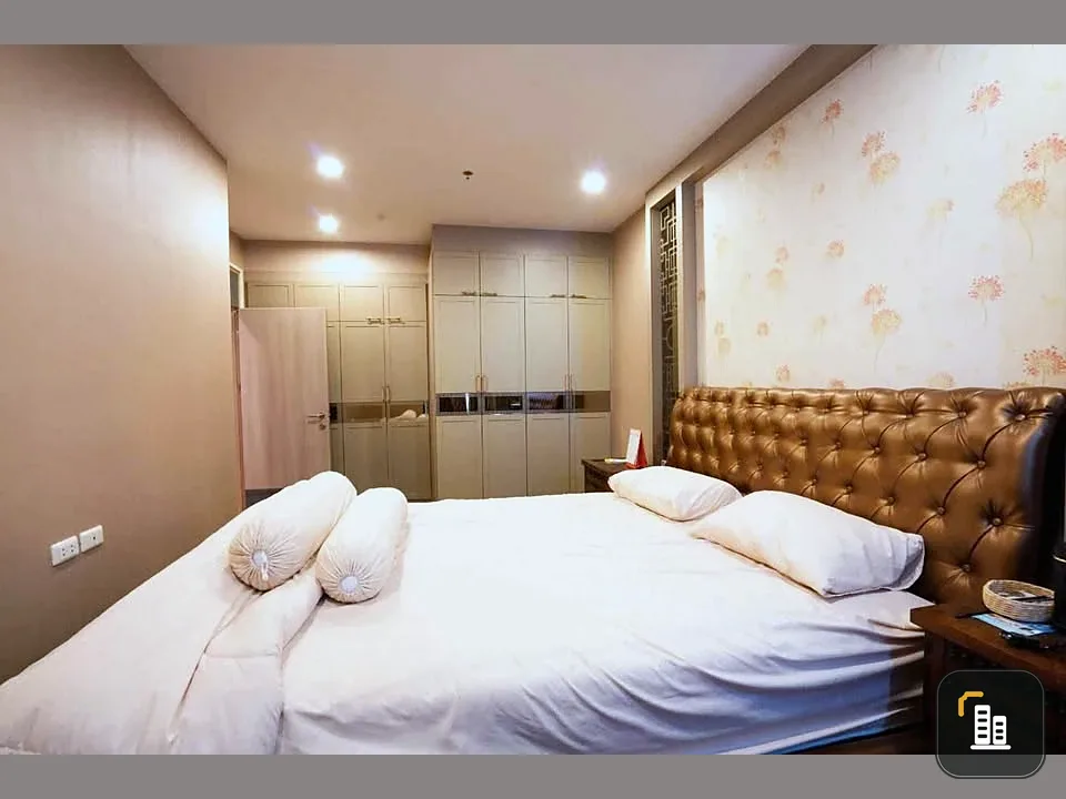 For sale: Supalai Premier Ratchathewi. Spacious room with ample usable space, high-quality built-in furniture, and beautiful wallpaper. Don't miss out
