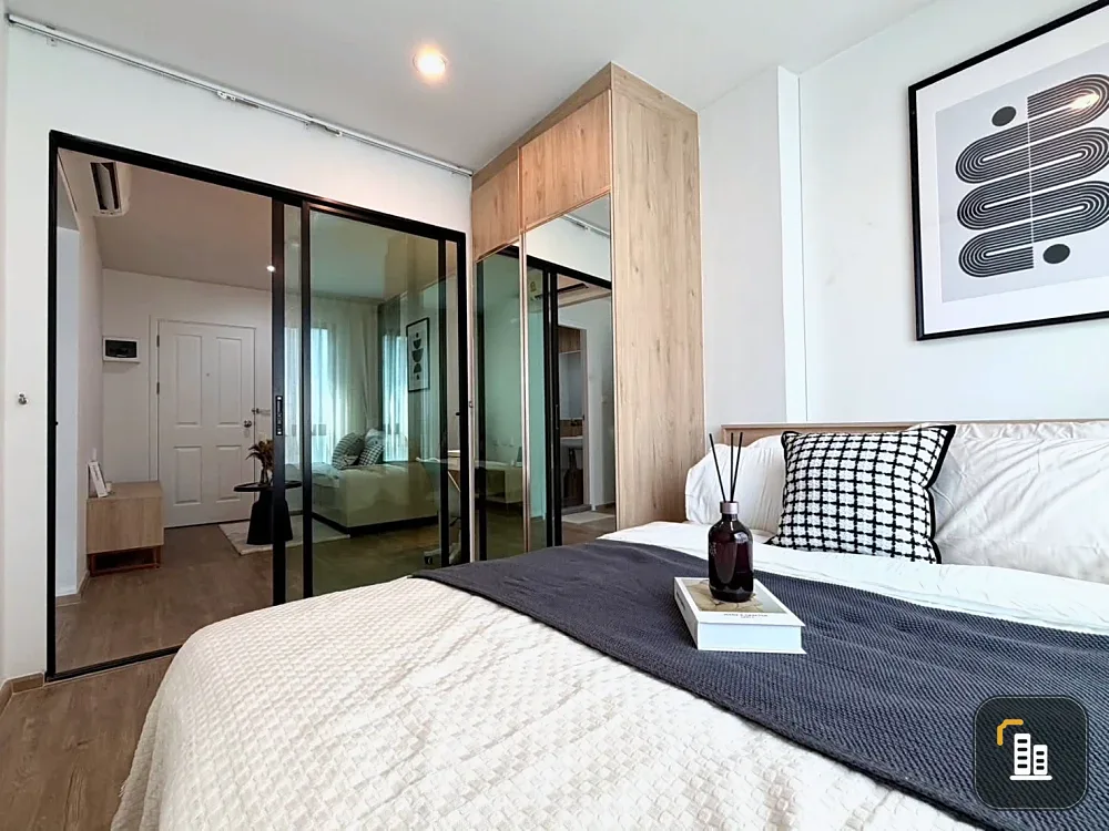 Selling a beautifully decorated, color-coordinated condo at Hi Sukhumvit 93. Fully furnished; just bring your bags and move in!