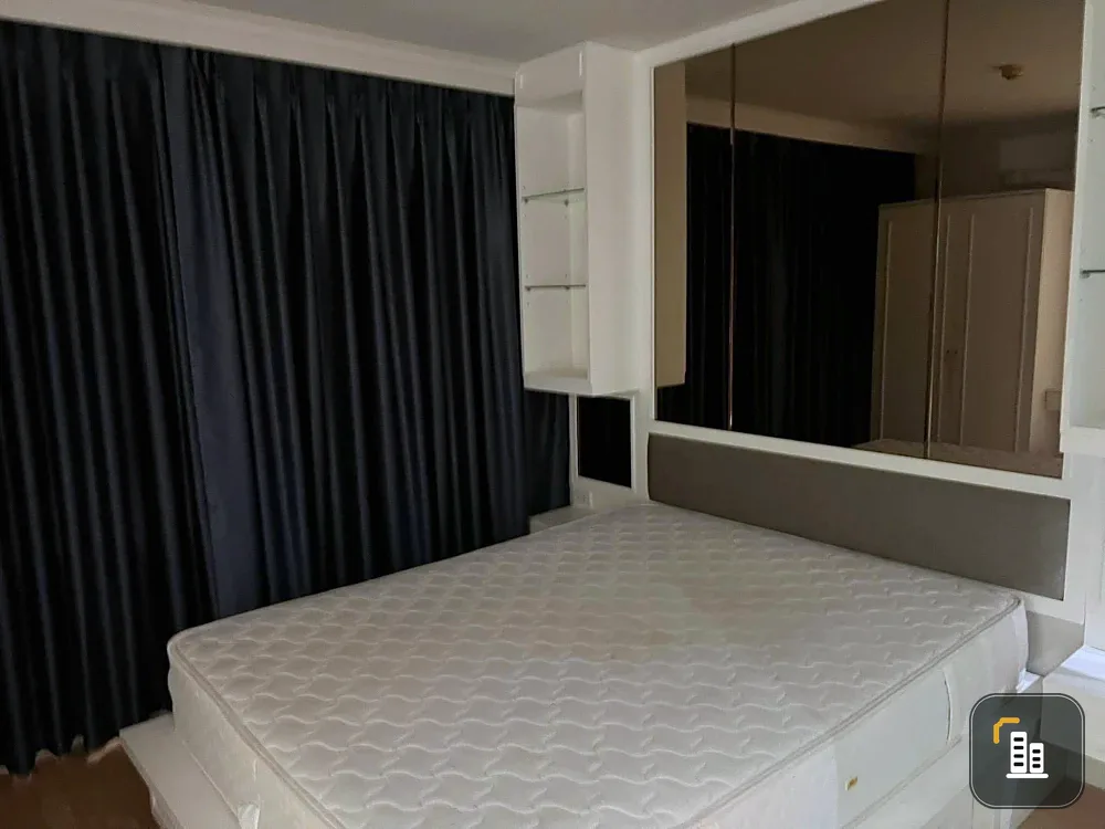 For rent: Lumpini Ville Ramkamhaeng 26. Beautiful and comfortable room, fully furnished. Book now!
