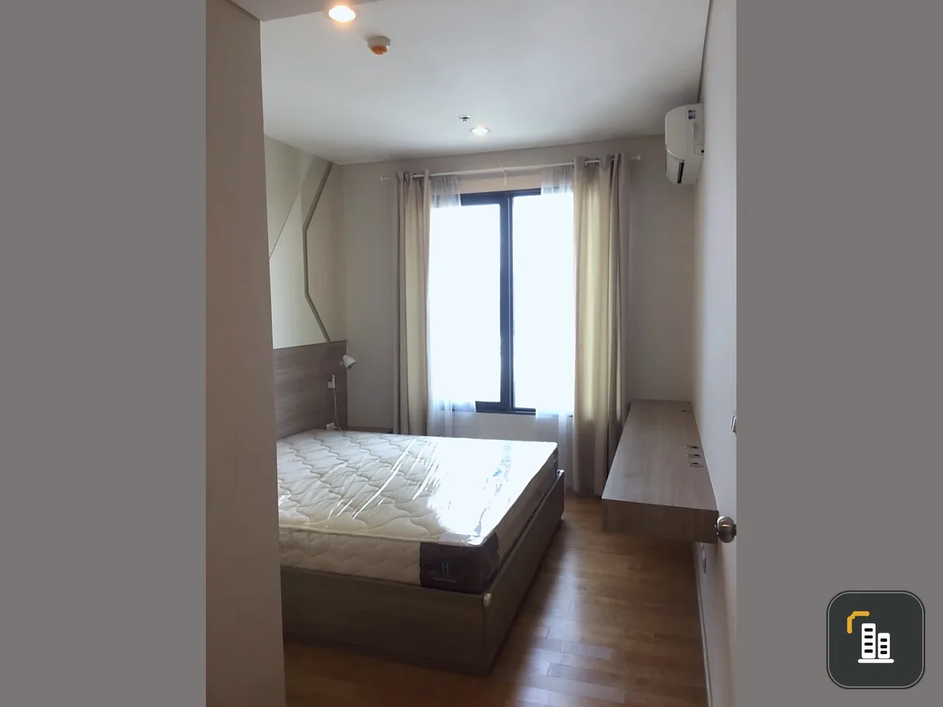 Spacious condo for rent at Villa Asoke. Fully furnished with appliances. Book now!