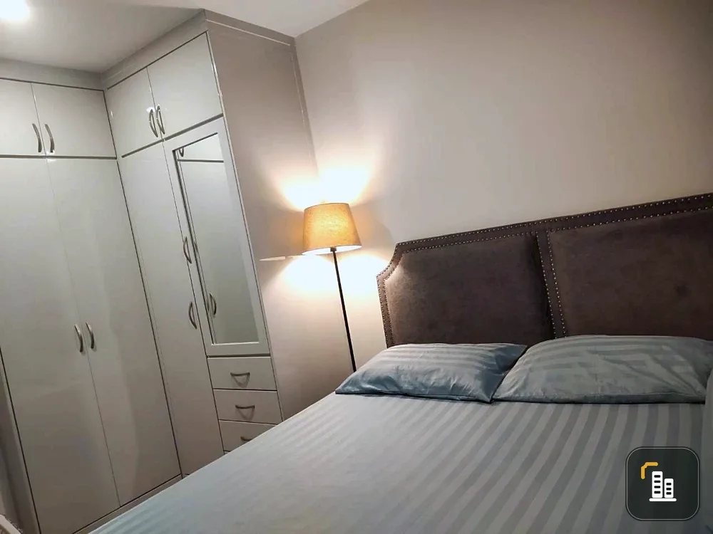 Selling Aspire Asoke - Ratchada, 4th floor, pool and garden view, closed kitchen with balcony, fully furnished and equipped with appliances. Book now!