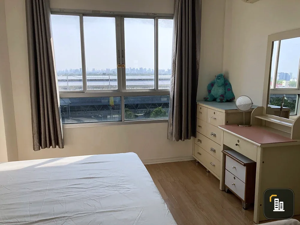 Condo for sale: Lumpini Ville Ramintra - Laksi. Spacious and comfortable unit, fully furnished. Book now!